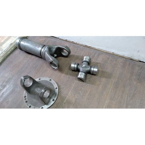 Cardan shaft fork in Sat. with flange and crosspiece