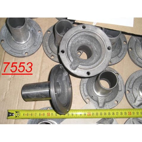 The primary gearbox shaft bearing cover