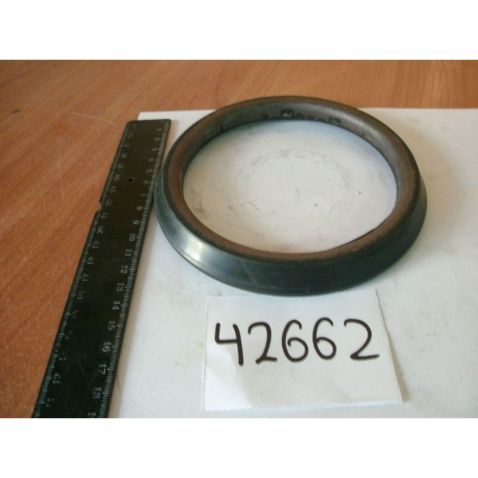 Sealing ring of the press fist