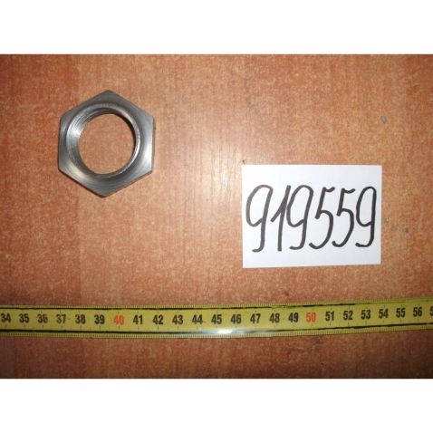 Nut of the secondary shaft of the gearbox M33x1.5